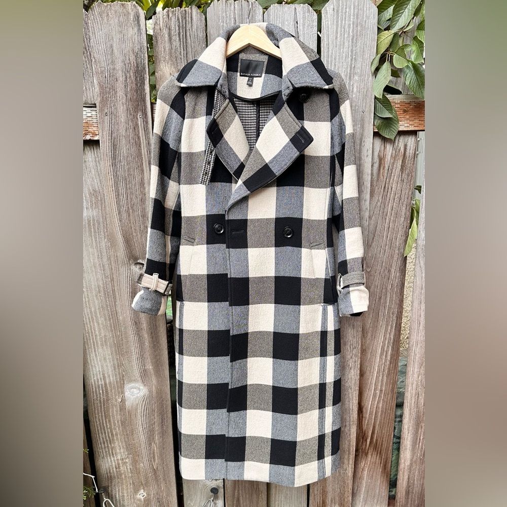 Banana Republic Plaid
Trench Coat
Size: S